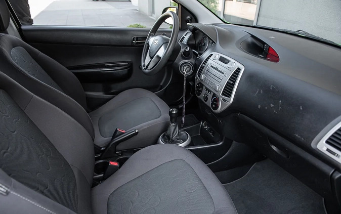 Hyundai i20 cena 13700 przebieg: 230000, rok produkcji 2010 z Radom małe 254